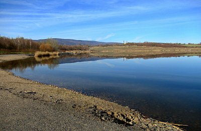 Březen - za kamna nevlezem