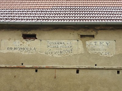 dscn1819-stara-firemni-fasada.jpg
