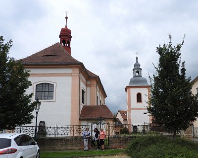 dscn1885-u-kostela-sv.-vojtecha.jpg