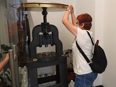 dscn7400-vyrazim-si-vlastni-tolar.jpg