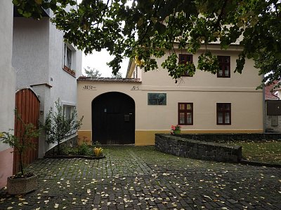 dscn9413-rodny-dum-josefa-hory-dobrin.jpg