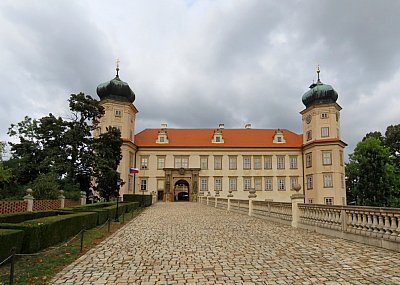 img-8239-zamek-mnisek-pod-brdy.jpg