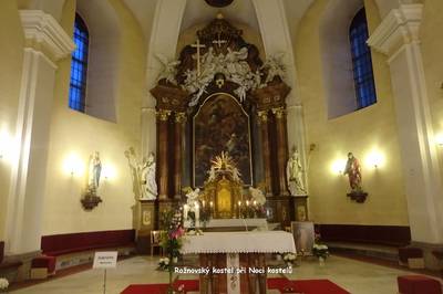 roznovsky-kostel-pri-noci-kostelu.jpg