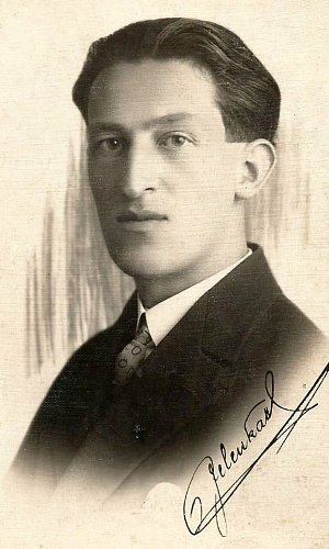 Otec byl frajer