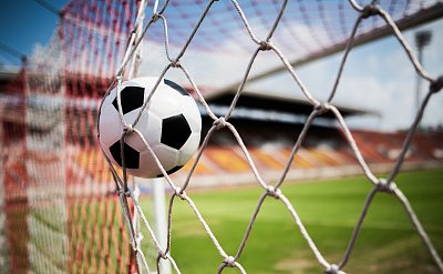Český fotbal dostal červenou. Zaslouženě